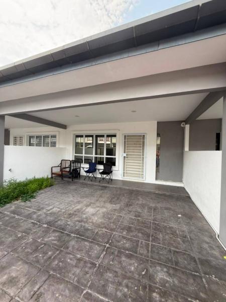 4-Bedroom Double Storey Intermediate House For Rent in Prima Semenggoh, Kuching