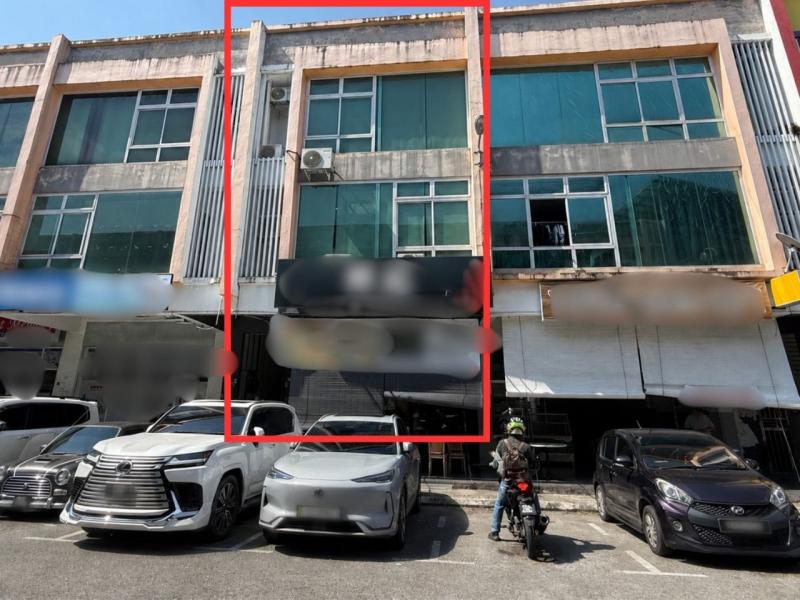 3-Storey Shoplot For Sale in TT3 Commercial Precinct, Kuching
