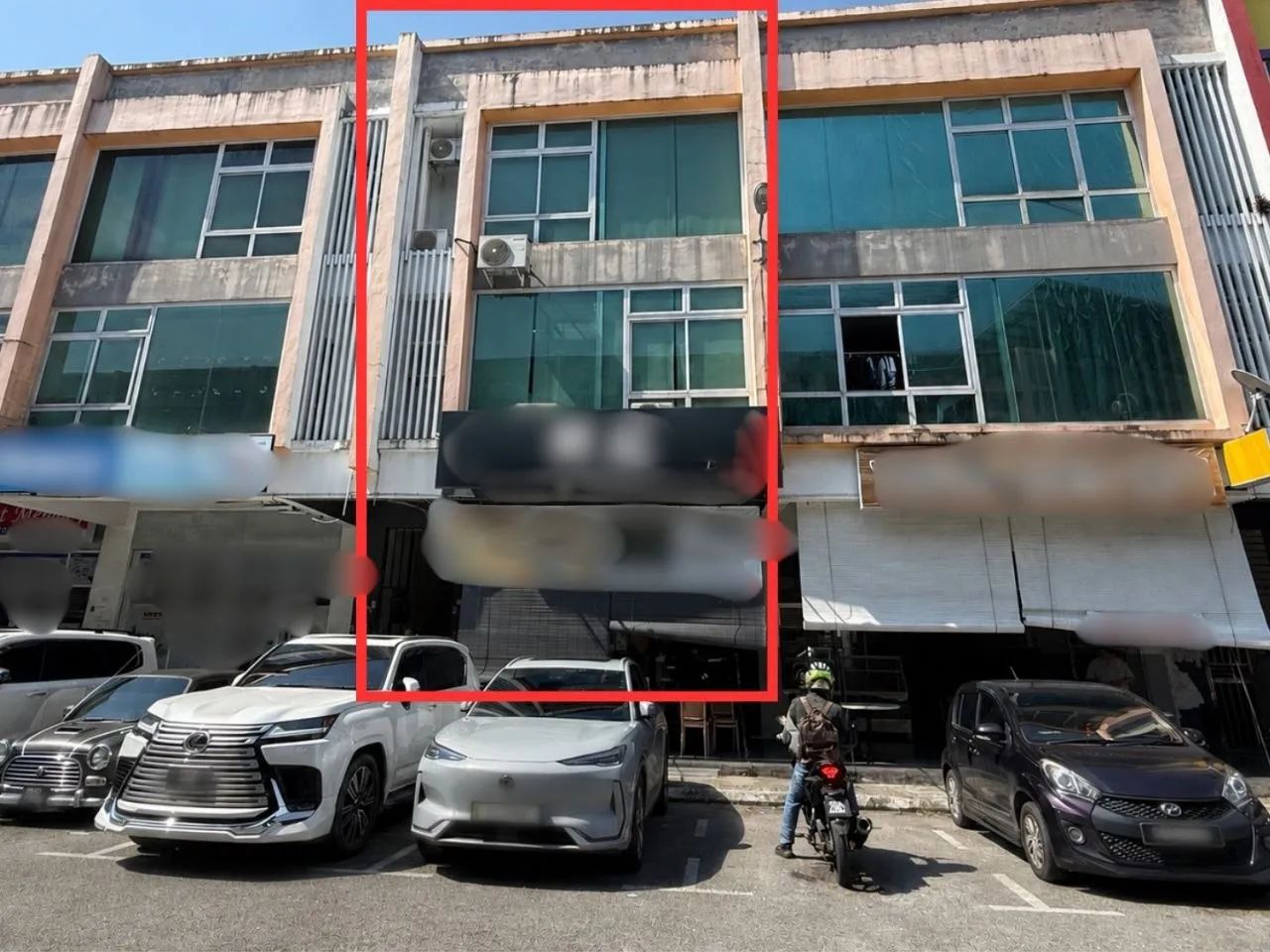 3-Storey Shoplot For Sale in TT3 Commercial Precinct, Kuching